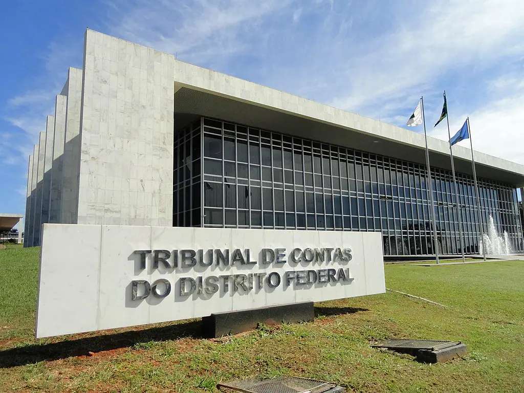 Justiça dá prazo para Tribunal de Contas do DF explicar bônus de R$ 780 mil