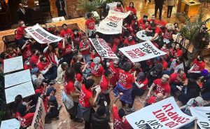 Militantes ocuparam a Trump Tower, em Nova York | Foto: Reprodução/X