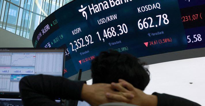 Bolsas de Valores na Ásia estão operando em queda nesta segunda-feira, 7 | FOTO: Yonhap/via REUTERS