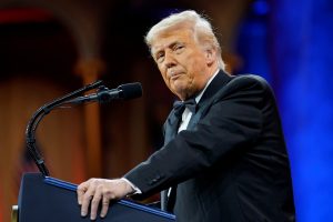 O presidente dos Estados Unidos (EUA), Donald Trump | Foto: REUTERS/Nathan Howard/File