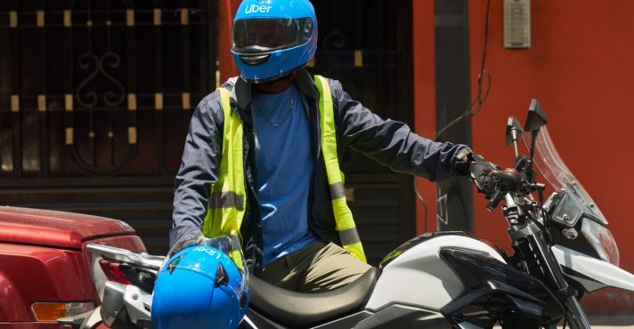 Instituto Millenium defende regulamentação das motos por aplicativo em São Paulo