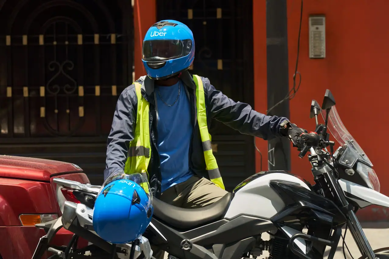 Instituto Millenium defende regulamentação das motos por aplicativo em São Paulo