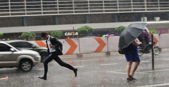 Chuvas fortes atingem a capital paulista