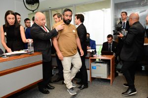 Daniel Pardim Tavares Gonçalves durante depoimento à CPI das Apostas Esportivas, onde foi preso por falso testemunho | Foto: Saulo Cruz/Agência Senado