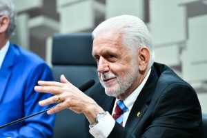 O senador Jaques Wagner (PT-BA) negou qualquer envolvimento do governo Lula nas negociações sobre os envolvidos no 8 de janeiro | Foto: Geraldo Magela/Agência Senado