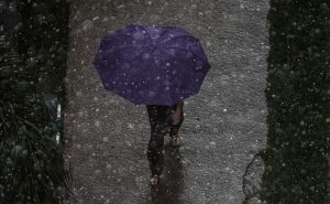 Frente fria traz chuvas ao Brasil; Inmet