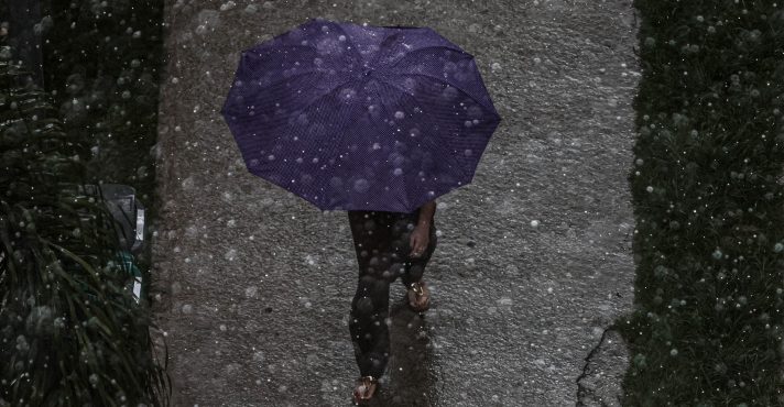 Frente fria traz chuvas ao Brasil; Inmet