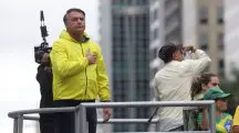 O ex-presidente Jair Bolsonaro durante ato pela anistia dos envolvidos nas invasões em Brasília no dia 8 de janeiro de 2023, na Avenida Paulista, em São Paulo (SP), neste domingo, 6 — 6/4/2025 | Foto: Tiago Queiroz/Estadão Conteúdo