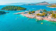 Vista da Riviera Albanesa, também conhecida como Riviera dos Balcãs: belezas e vantagens econômicas atraem brasileiros | Foto: Reprodução/Redes sociais