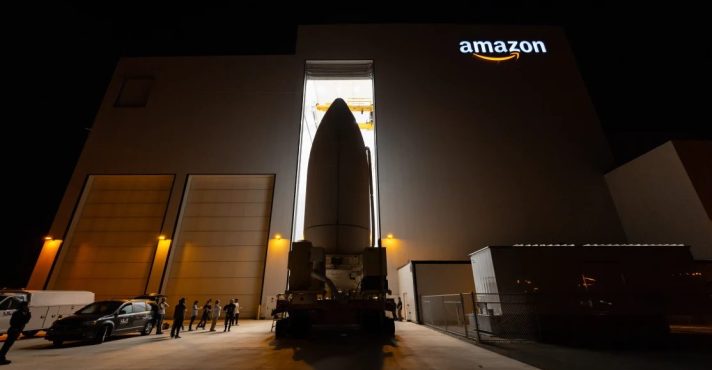 Embora o Projeto Kuiper ainda não esteja disponível ao público, a Amazon busca competir com essa oferta robusta | Foto: Divulgação/Amazon