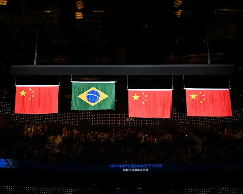 Bandeiras dos países que ficaram no pódio