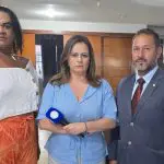 Danielly e seu advogado durante entrevista à imprensa de Vila Velha (ES): ações na Justiça | Foto: Reprodução/Redes sociais