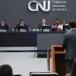 Sessão do CNJ de 8 de abril, presidida pelo ministro Luís Roberto Barroso