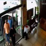 Rastreamento de imagens da polícia mostra criminosos no momento da entrada em churrascaria em Cuiabá | Foto: Divulgação/PCMT