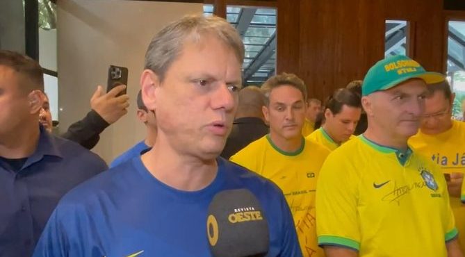 Tarcísio de Freitas defende a anistia