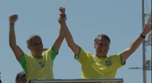 Gustavo Gayer e Jair Bolsonaro na manifestação pela anistia