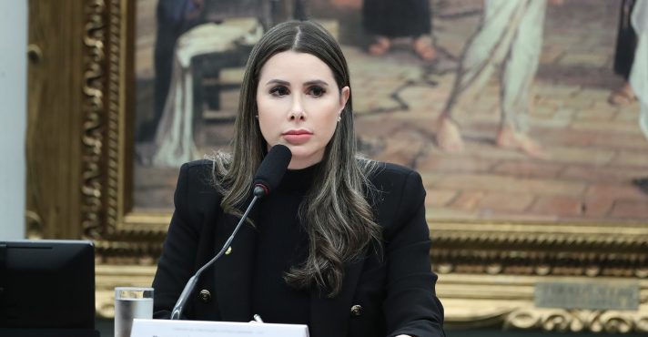 Carol De Toni