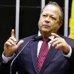 Moraes permitiu que o deputado federal Chiquinho Brazão (Sem Partido-RJ) saísse da cadeia para cumprir prisão domiciliar | Foto: Divulgação/Câmara dos Deputados