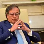 O anúncio ocorreu enquanto o ex-guerrilheiro e hoje presidente da Colômbia discutia a viagem do ministro das Finanças, Germán Ávila, a Washington | Foto: Reprodução/X