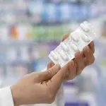 Os remédios para a epilepsia, mesmo disponíveis em farmácias e no SUS, continuam escassos | Foto: Reprodução/Freepik