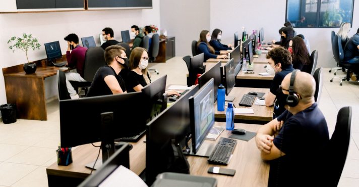 Em contrapartida, a taxa de vacância segue caindo, ficando em 17,8%, ante os 19,4% do quarto trimestre | Foto: Reprodução/ArcShop