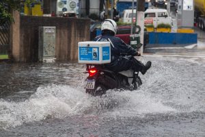 Chuvas causam alagamento em São Paulo