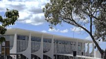 Governo Lula; EUA; Fachada do Palácio do Planalto, sede do Poder Executivo brasileiro, em Brasília, em alusão à nota sobre o governo Lula ser contra a anistia