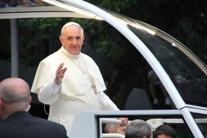 O padre José Eduardo explicou quais serão os passos para a despedida ao papa Francisco | Foto: Reprodução/Flickr
