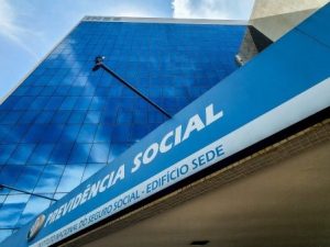 Investigação da CGU revela que a maior parte dos beneficiários descontados não reconhecia a associação | Foto: Rafa Neddermeyer/Agência Brasil