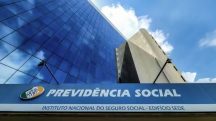 Os descontos irregulares do INSS serão interrompidos nos contracheques de maio | Foto: Rafa Neddermeyer/Agência Brasil
