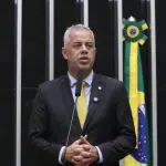 Em 2023, o deputado federal Evair Vieira Melo (PP-ES) exigiu esclarecimentos do ministro da Previdência Social, Carlo Lupi, sobre o escândalo do INSS | Foto: Bruno Spada/Câmara dos Deputados