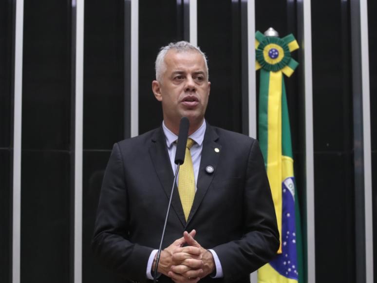 Em 2023, o deputado federal Evair Vieira Melo (PP-ES) exigiu esclarecimentos do ministro da Previdência Social, Carlo Lupi, sobre o escândalo do INSS | Foto: Bruno Spada/Câmara dos Deputados