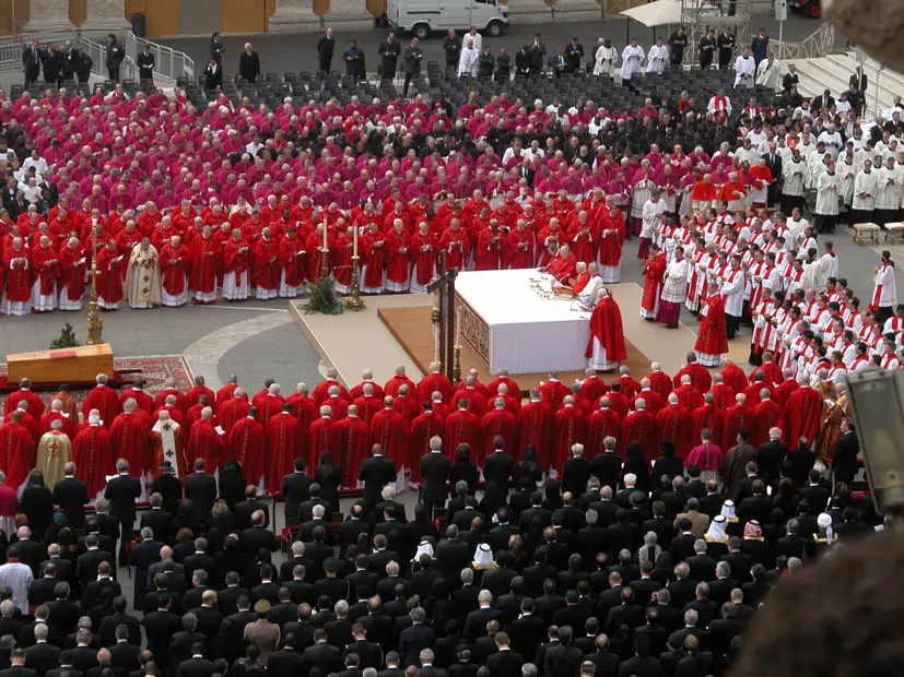 Cardeais, bispos e padres presentes no funeral do papa João Paulo II
