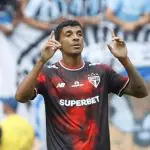 O último compromisso de Luiz Gustavo pelo São Paulo ocorreu na última quarta-feira, 2, quando a equipe enfrentou o Talleres da Argentina pela Copa Libertadores e saiu vitoriosa por 1 a 0 | Foto: Flickr/São Paulo