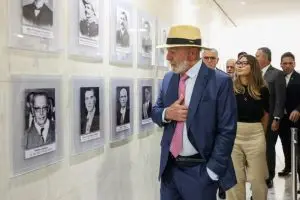 Essa mudança ocorreu dois meses depois de uma visita de Lula à galeria de ex-presidentes do Palácio do Planalto, em janeiro | Foto: José Cruz/Agência Brasil