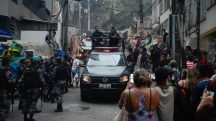 A estrutura de exploração operada na comunidade remonta a um modelo miliciano consolidado há mais de três décadas | Foto: Fernando Frazão/Agência Brasil