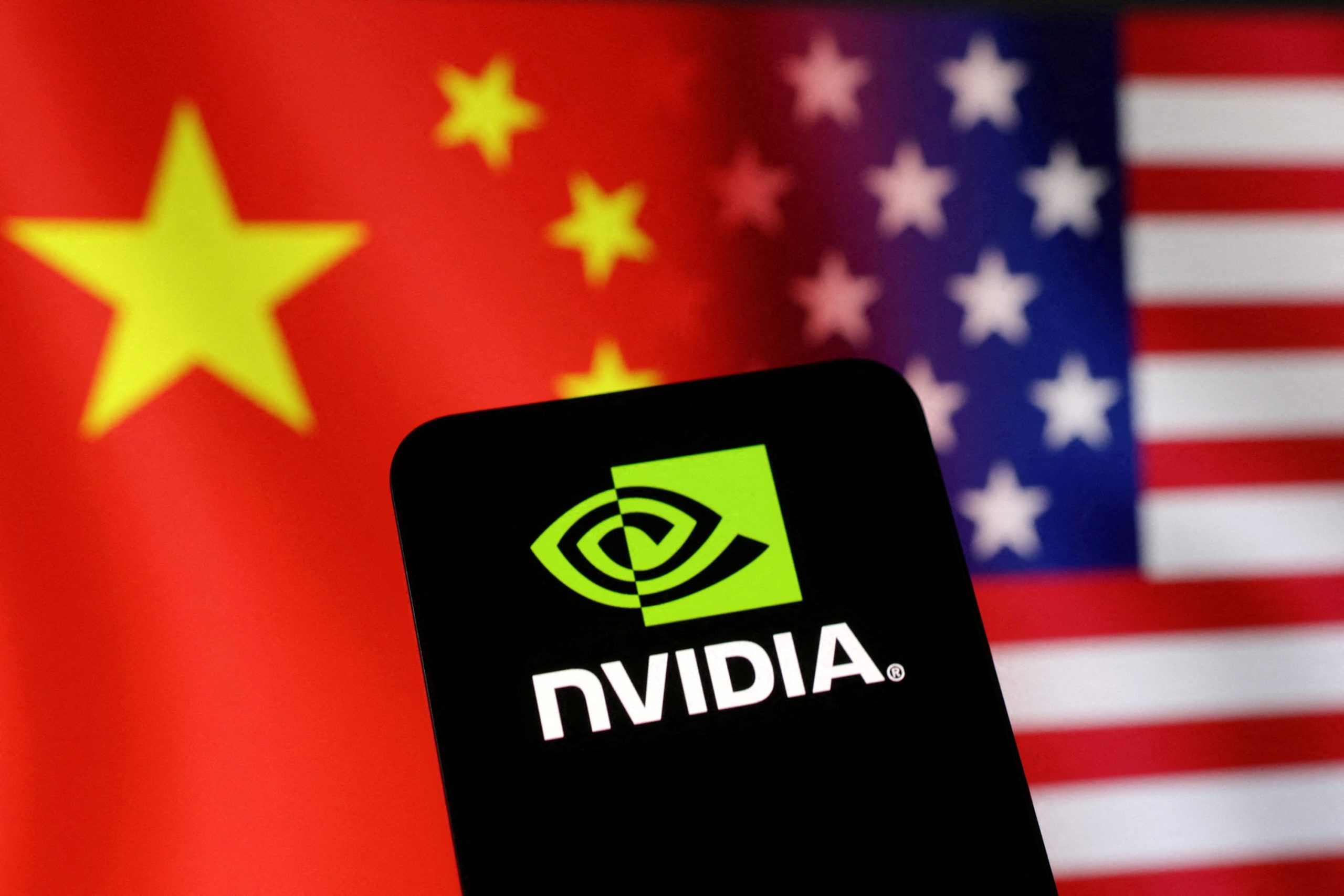 O logotipo da Nvidia e as bandeiras dos EUA e da China são vistos nesta ilustração, tirada em 29 de janeiro de 2025 | Foto: Dado Ruvic/Reuters