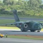 Avião da FAB chega ao Aeroporto Internacional de Fortaleza para transportar repatriados que iriam para vários Estados brasileiros | Foto: Reprodução/Twitter/X
