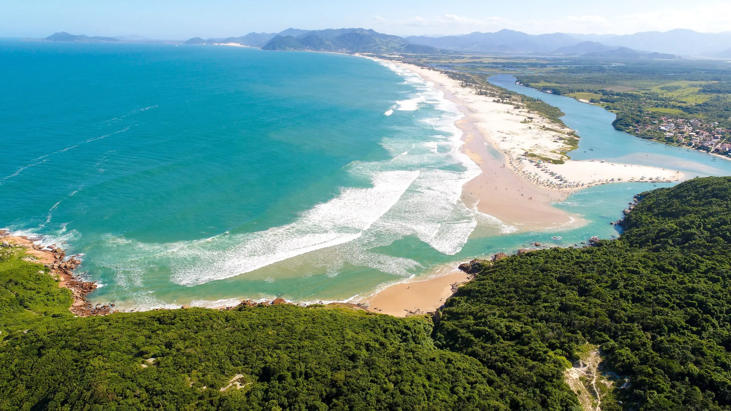 Praia da Guarda do Embaú – Palhoça (SC)