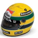 Fabricado pela empresa japonesa Shoei, o capacete de Senna foi especialmente desenvolvido para o Grande Prêmio da Bélgica de 1992 | Foto: Divulgação/RM Sotheby's
