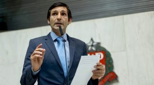 O deputado estadual Tomé Abduch (Republicanos) protocolou uma denúncia no Ministério Público de São Paulo (MPSP) que questiona a legalidade da decisão da Unicamp | Foto: Divulgação/Alesp