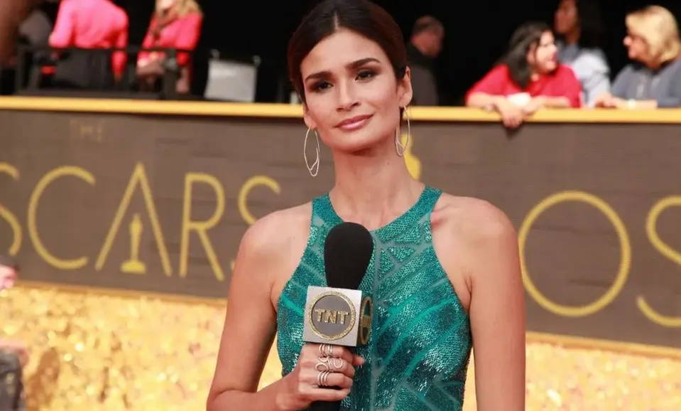 Carol Ribeiro TNT