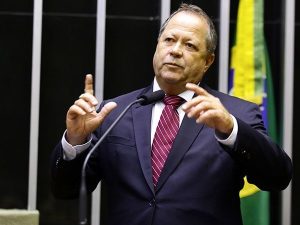 O deputado Chiquinho Brazão é acusado de mandar matar a vereadora Marielle Franco| Foto: Divulgação/Câmara dos Deputados