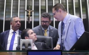 Presidente da Câmara dos Deputados, Hugo Motta (REPUBLICANOS - PB), Dep. Marcos Pollon (PL-MS) e Dep. Sóstenes Cavalcante (PL - RJ) | Foto: Bruno Spada/Câmara dos Deputados