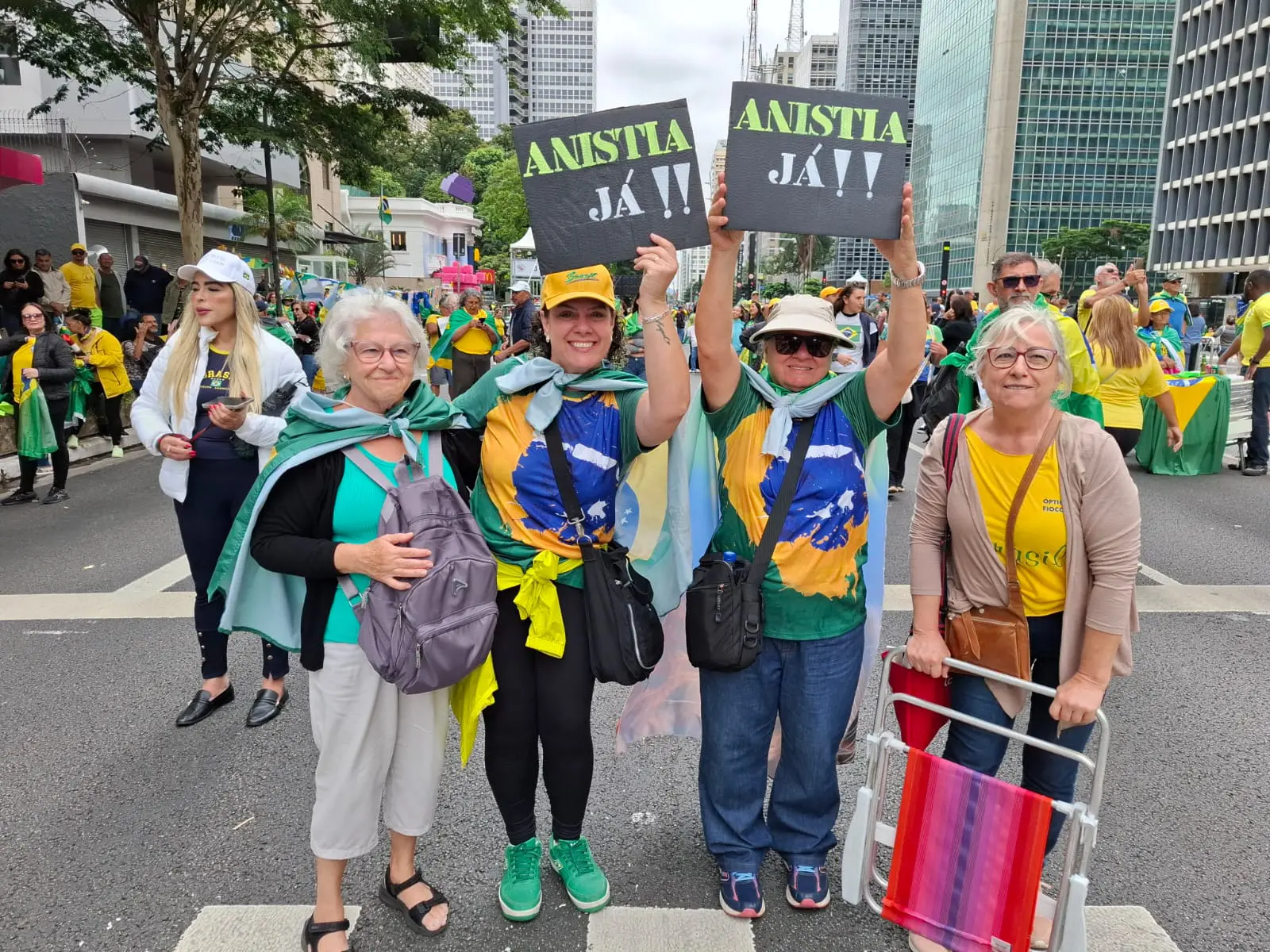 manifestantes - anistia já - thiago vieira