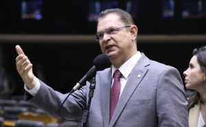 O líder do PL na Câmara, Sóstenes Cavalcante negocia com Motta nova redação sobre anistia | Foto: Kayo Magalhães/Câmara dos Deputados