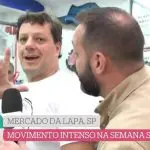 Homem 'faz o L' durante entrada ao vivo no programa É de Casa | Foto: TV Globo/Reprodução