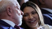 Luiz Inácio Lula da Silva e Janja da Silva participam de cerimônia em Brasília (3/4/2025) | Foto: Reuters/Adriano Machado
