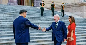 Presidente Lula e Xi Jinping, presidente da República Popular da China e a primeira-dama do Brasil, Janja