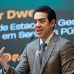 Ministro do TCU exige que INSS diga como vai devolver descontos de aposentados
